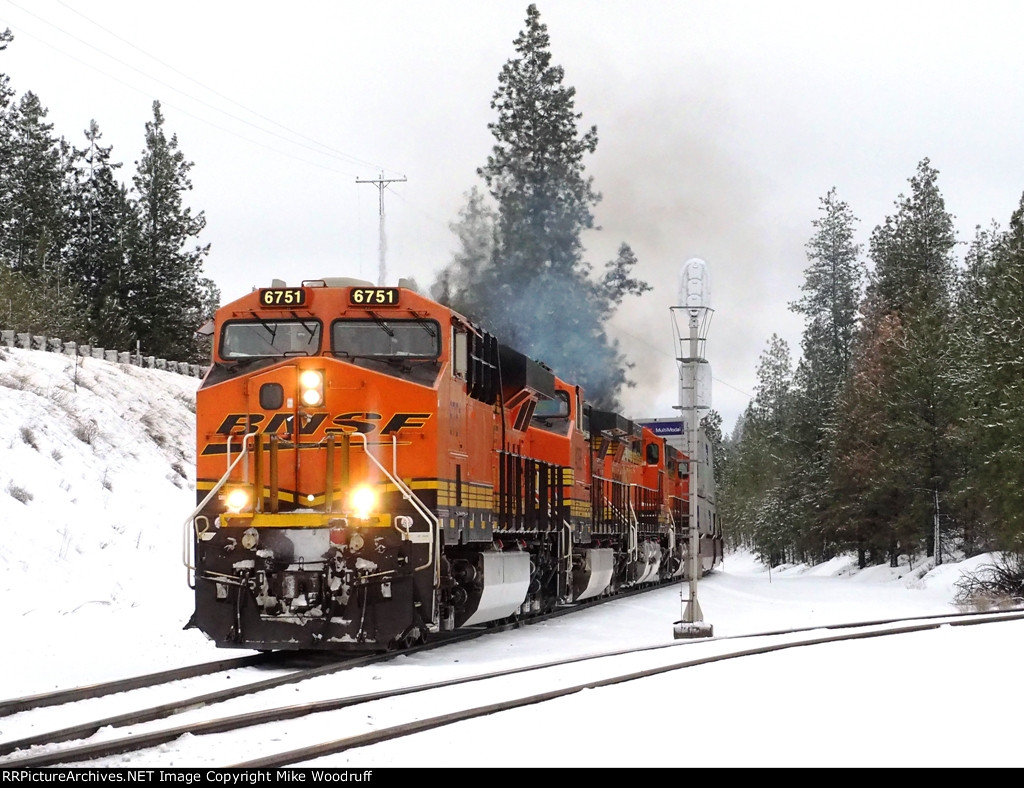 BNSF 6751